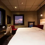 斯瓦尔巴德酒店 3* 朗伊尔城