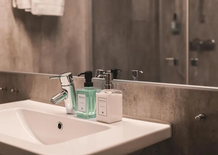 Svalbard | The Vault Hotell Longyearbyen